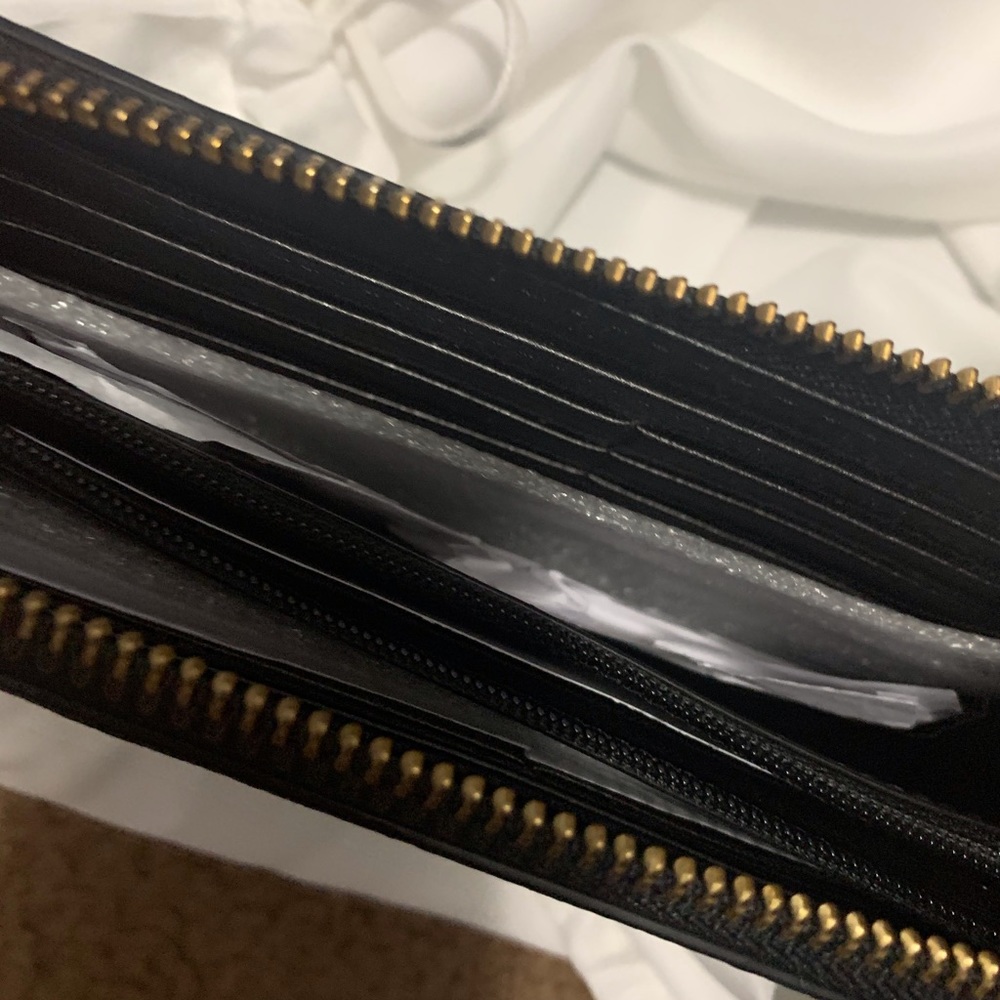 Marc Jacobs Wallet - Picture 2 of 3